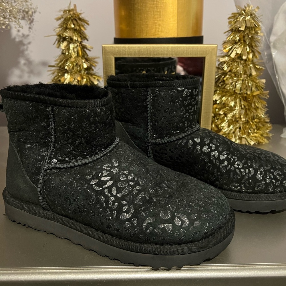 Black leopard print Ugg boots